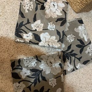 Set of 3 throw pillow covers EUC